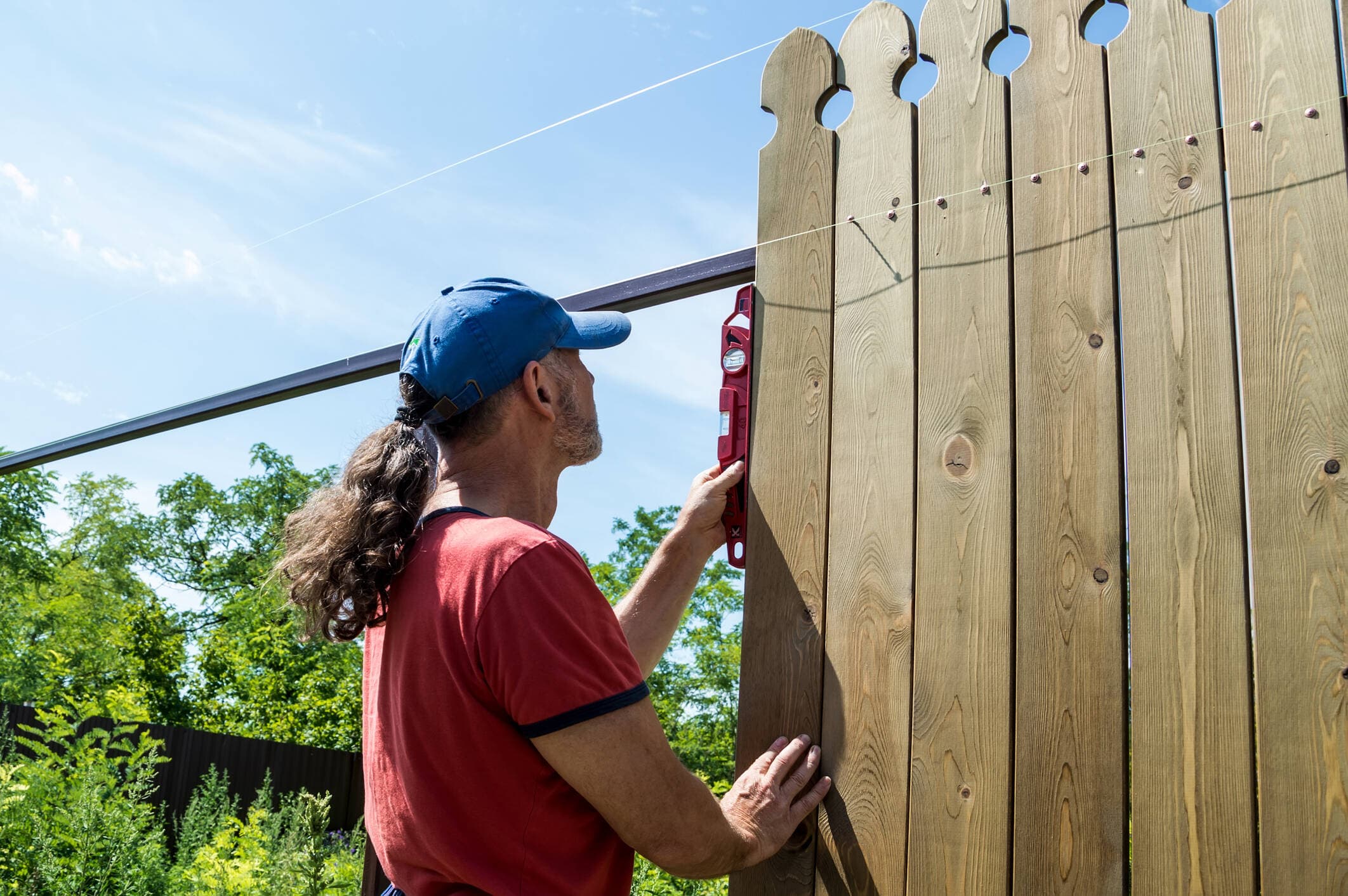 Fencing crew at work